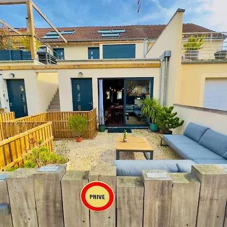 Artist Retro Disneyland Paris P3 Apartment