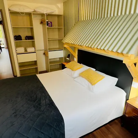 Artist Retro Disneyland Paris P3 Apartment Coutevroult